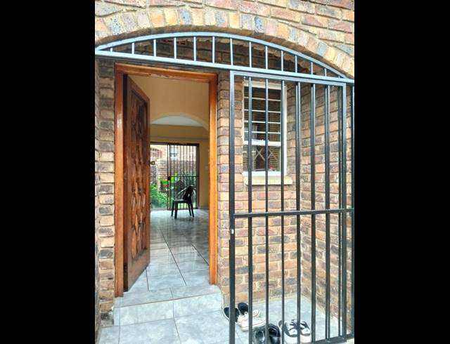 3 BEDROOM DUPLEX FOR SALE IN BIRCHLEIGH NORTH